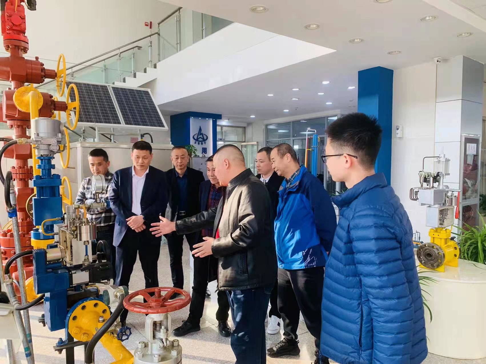 國(guó)家閥門(mén)質(zhì)量監(jiān)督檢驗(yàn)中心(浙江)院長(zhǎng)蒞臨我司視察并指導(dǎo)工作 國(guó)家閥門(mén)質(zhì)量監(jiān)督檢驗(yàn)中心(浙江)院長(zhǎng)蒞臨我司視察并指導(dǎo)工作
